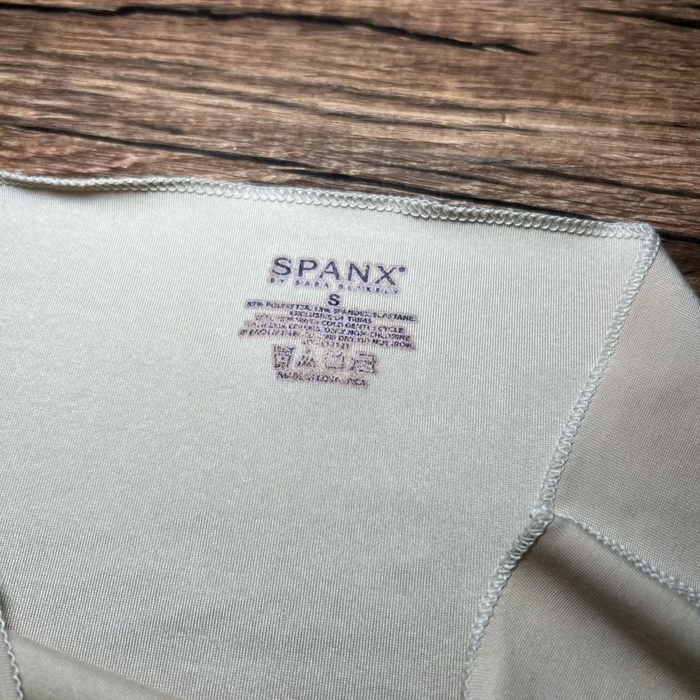 Spanx By Sara Blakey Half Slip Shapewear Skirt Beige Size Small